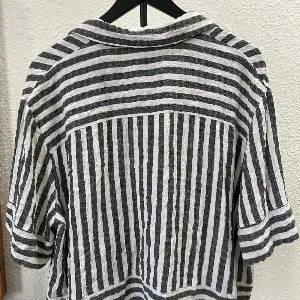 Jane & Delancey Black and White Striped Collared Button-Up Top Size XL - Picture 5 of 7